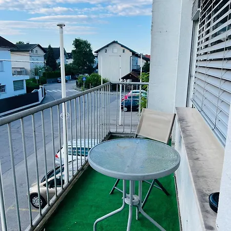 Πανσιόν Kolarjeva International House 3*