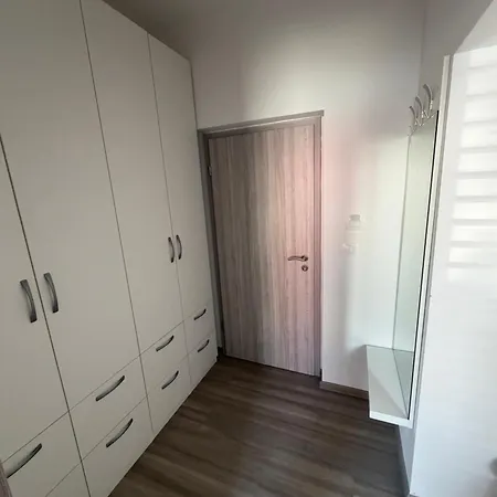 ゲストハウス Kolarjeva International House