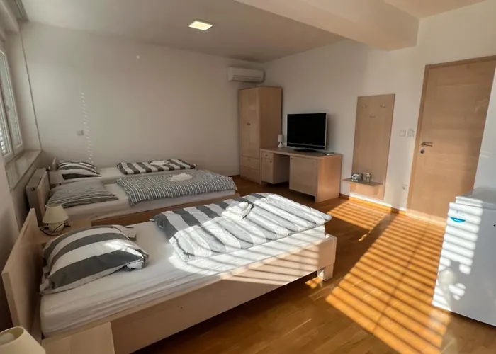 Vendégház Kolarjeva International House Ljubljana